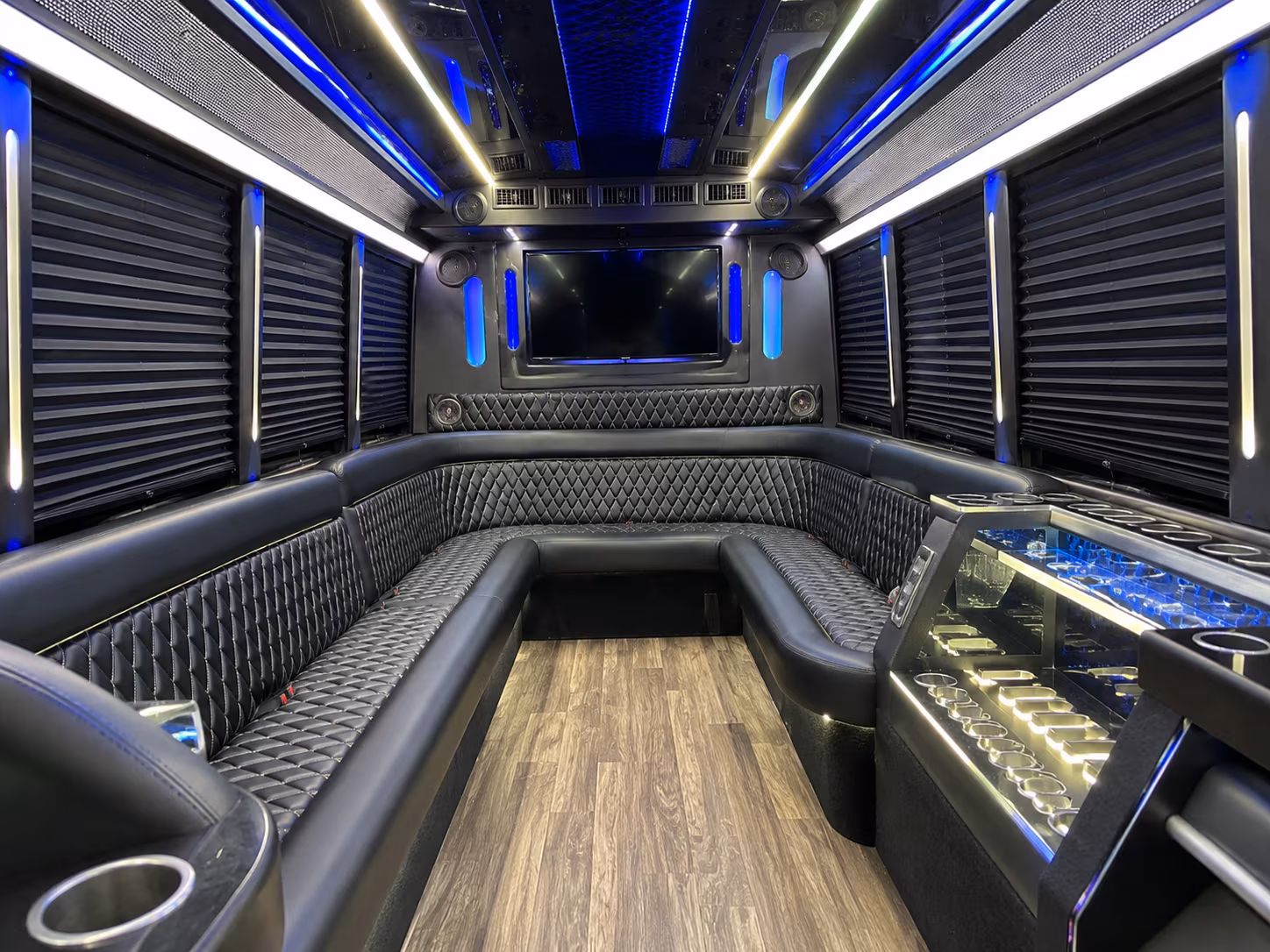 Fort Lauderdale Birthday, Sweet 16, & Quinceañera Transportation party bus exterior