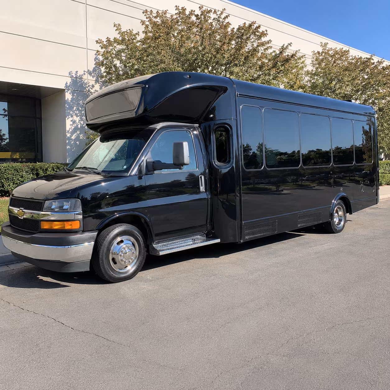 Fort Lauderdale Birthday, Sweet 16, & Quinceañera Transportation party bus exterior