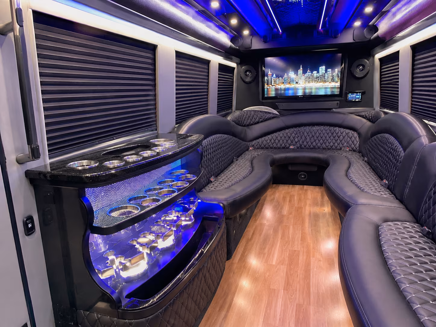 Hollywood Birthday, Sweet 16, & Quinceañera Party Bus Rentals